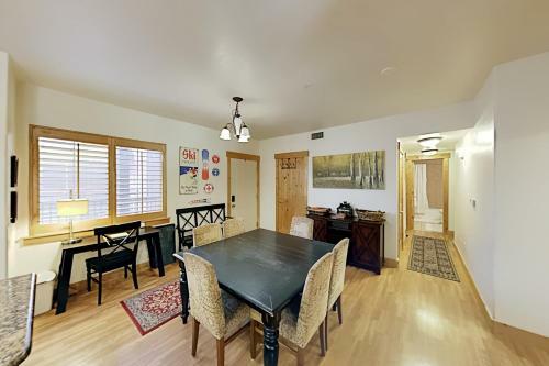 Bear Hollow Village Unit 4305