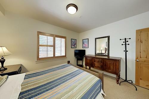 Bear Hollow Village Unit 4305