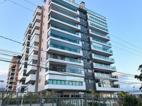 Apto Moderno A 60m Do Mar Em Bertioga Com Piscina Aquecida