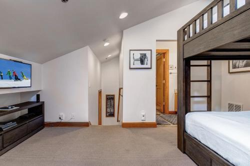 Silver Cliff Village 205