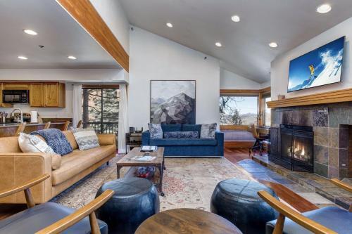 Silver Cliff Village 205