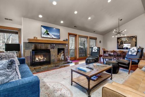 Silver Cliff Village 205