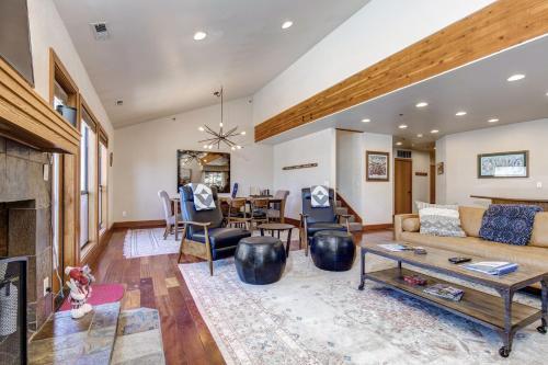 Silver Cliff Village 205