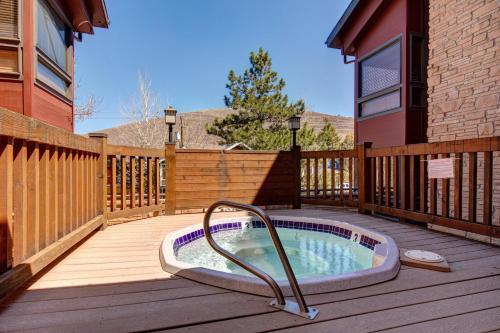 Silver Cliff Village 205