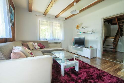 Estavela Holiday Home