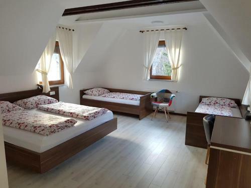 Hostal Rooms With A Parking Space Jezerce, Plitvice - 18111