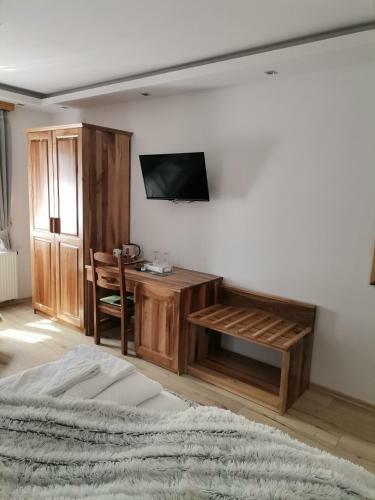 Hostal Rustic Inn River 3