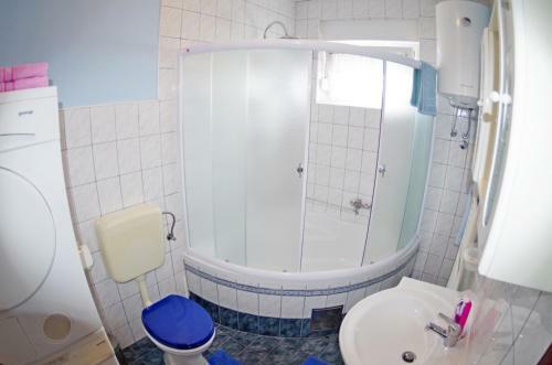 House Sandi, Village Jur?i?i