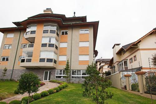 Lindo Apartamento Com 2 Quartos No Centro De Canela