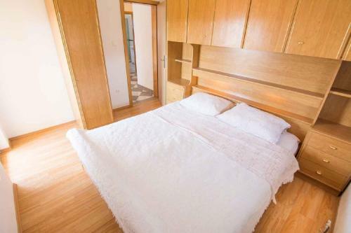 Apartment In Kakma/biograd Riviera 40380