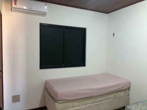 Guarajuba - Ba - Confort�vel Casa Com 3 Quartos, 2 Suites