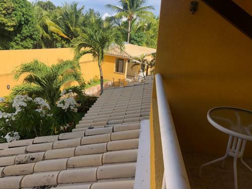 Guarajuba - Ba - Confort�vel Casa Com 3 Quartos, 2 Suites