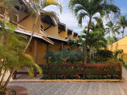 Guarajuba - Ba - Confort�vel Casa Com 3 Quartos, 2 Suites