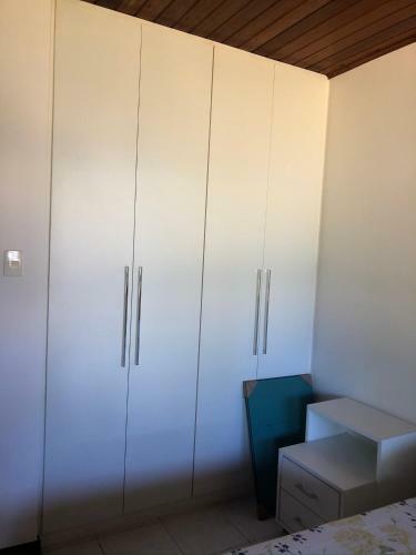 Guarajuba - Ba - Confort�vel Casa Com 3 Quartos, 2 Suites