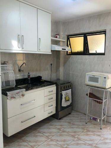 Guarajuba - Ba - Confort�vel Casa Com 3 Quartos, 2 Suites