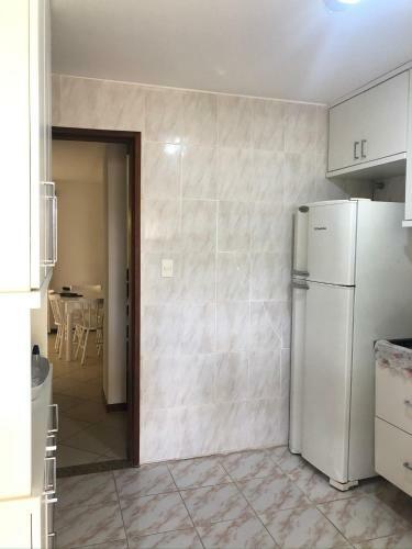 Guarajuba - Ba - Confort�vel Casa Com 3 Quartos, 2 Suites