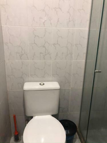 Guarajuba - Ba - Confort�vel Casa Com 3 Quartos, 2 Suites