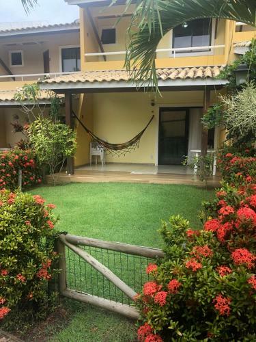 Guarajuba - Ba - Confort�vel Casa Com 3 Quartos, 2 Suites