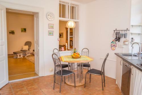 Apartment Tri Mudraca