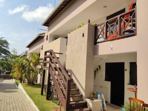 Apartamento Village Em Guarajuba Com 2/4 E Su�te