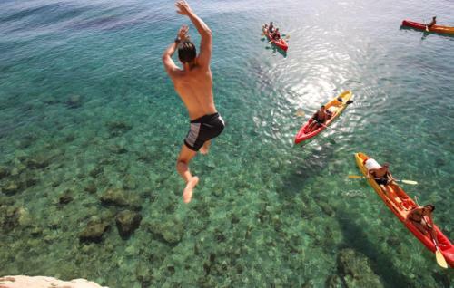 New Modern Apartment , Close To The Beach