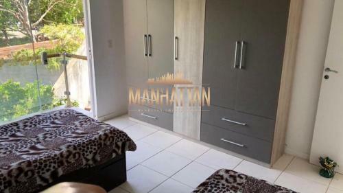 Linda Casa Com Piscina Em Condom�nio Fechado...
