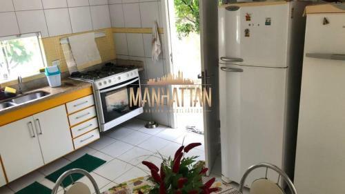 Linda Casa Com Piscina Em Condom�nio Fechado...
