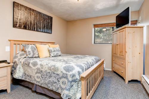 Red Pine Condominiums 69