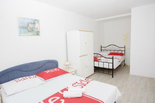 Big Group Apartment , Next To The Beach