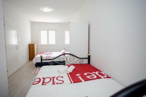 Big Group Apartment , Next To The Beach