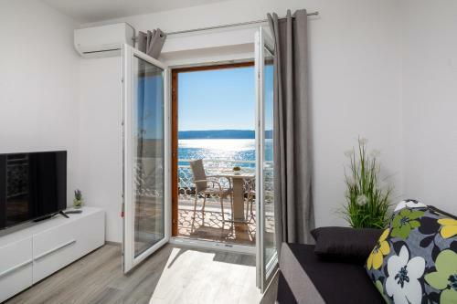 Apartments 20 Meters From The Beach
