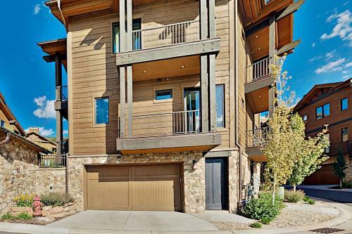 Juniper Landing Unit 905