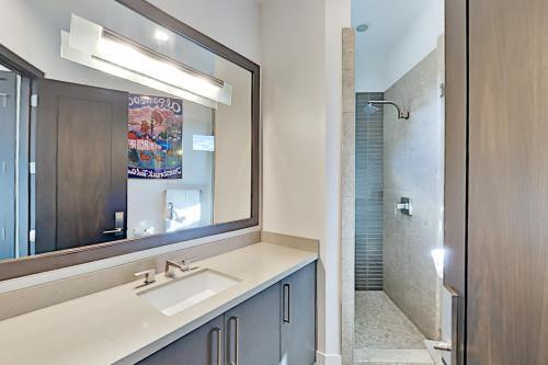 Juniper Landing Unit 905