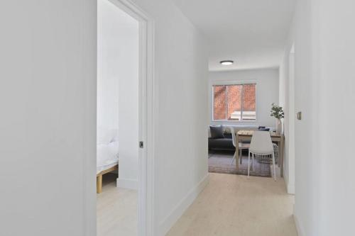 Freshly Renovated, Modern 3-bedroom Apartment