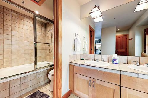 Greyhawk Condo 11