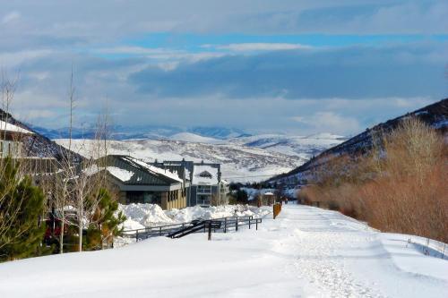 Greyhawk Condo 11