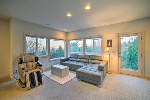Luxury Bellevue Getaway With Lake And Mtn Views!