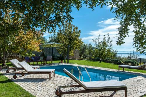 Villa Vrh Knje?aka - With Heated Pool