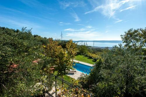 Villa Vrh Knje?aka - With Heated Pool