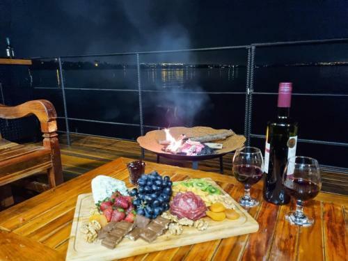 House Boat "faroeste Caboclo"