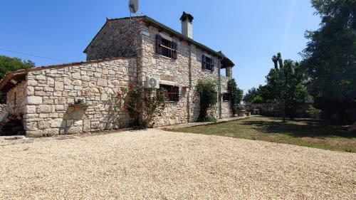 La Dolce Villa - With Heated Swimming Pool