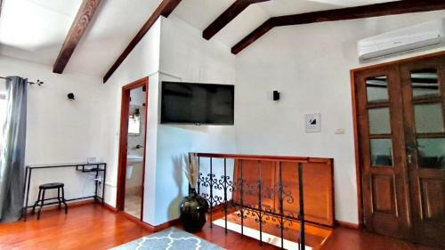 La Dolce Villa - With Heated Swimming Pool
