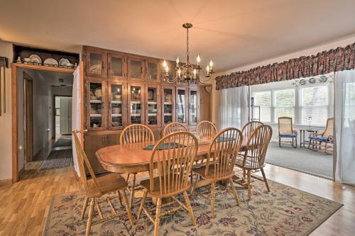 Charming Oakhill House - 2 Mi To Dtwn Dells