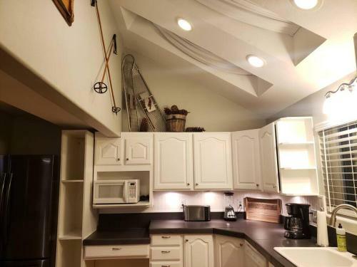 Spacious Home Near World Class Ski Resorts!
