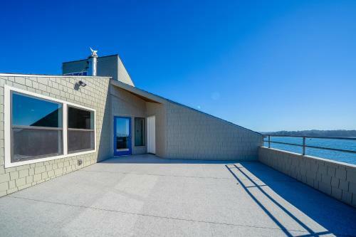 Beautiful Briny Retreat