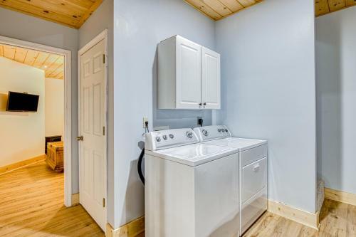 Dreaming Tree Of Lake Lure