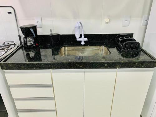 Apartamento Bem Localizado Praia E Centro Com Vista Da Cidade - 301