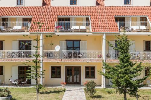 Albouro Sea Front Apartments