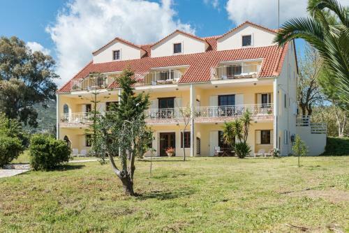 Albouro Sea Front Apartments