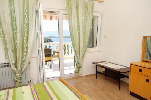 Apartments With A Parking Space Jelsa, Hvar - 8698